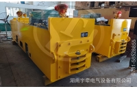 國(guó)外客戶(hù)定制的斬波調(diào)速CJY10噸架線(xiàn)式湘潭電機(jī)車(chē)發(fā)貨