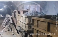 10噸架線(xiàn)式湘潭電機(jī)車(chē)井下卸礦視頻